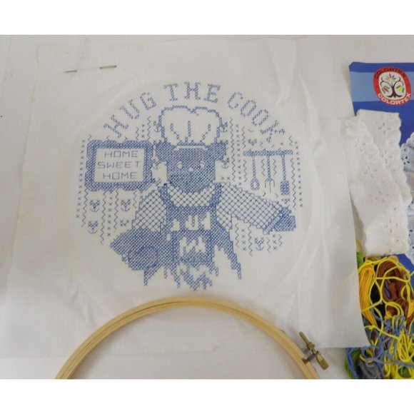 Colortex Stamped Cross Stitch Kit #5709  ©1986 "Hug the Cook" 10 1/2"  Open - Picture 3 of 4